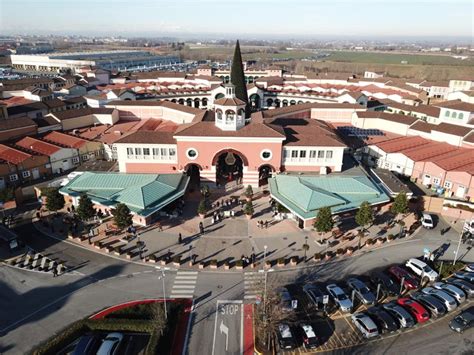 serravalle outlet affluenza oggi